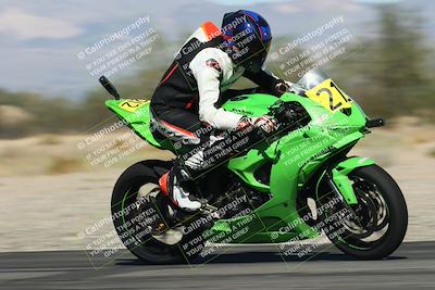 media/Oct-05-2025-CVMA (Sun) [[beeef4f201]]/Race 15-Amateur Formula Middleweight/